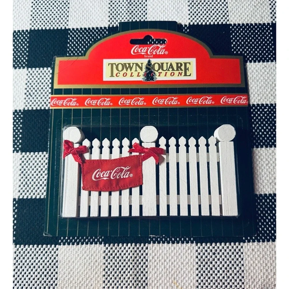 Coca-Cola Town Square Collection Accessories Fence With Banner #CG2428‎